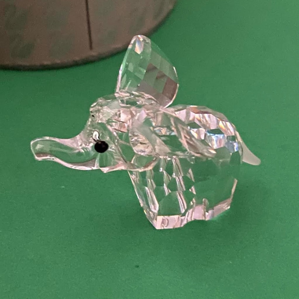 Vintage Swarovski Elephant Figure - Picture 2 of 9